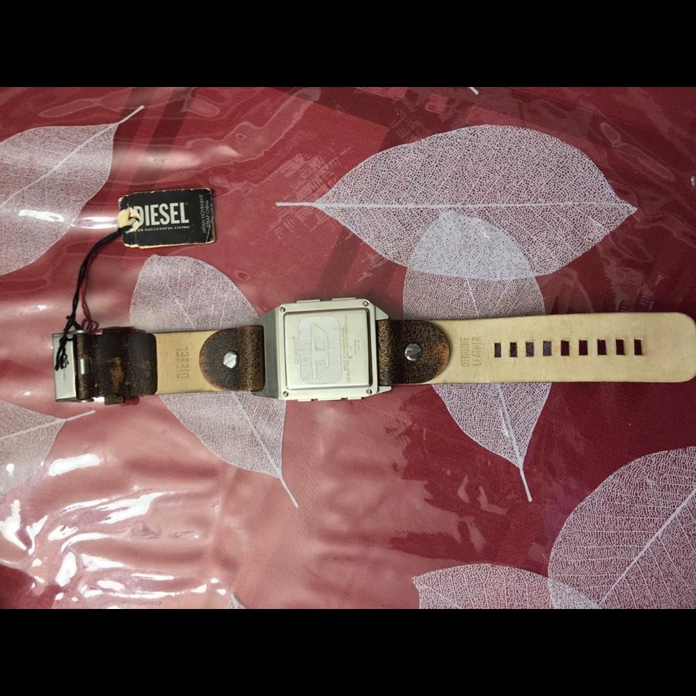Watch - Picture 3 of 5